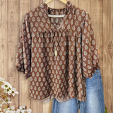 Charming Vintage Floral Printed V Neck Blouse Women's Cozy 3/4 Sleeve Top Brown Fabric Medium Cotton Viscose Fitted Shirts Boho Elegant Feminine Jeans Outfit